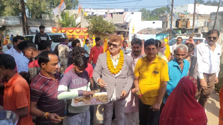 कांग्रेस नेता त्रिलोक चंद्र श्रीवास के मार्गदर्शन में पटेल समाज के शोभायात्रा का भव्य स्वागत… कांग्रेस नेता त्रिलोक चंद्र श्रीवास के मार्गदर्शन में पटेल समाज के शोभायात्रा का भव्य स्वागत…