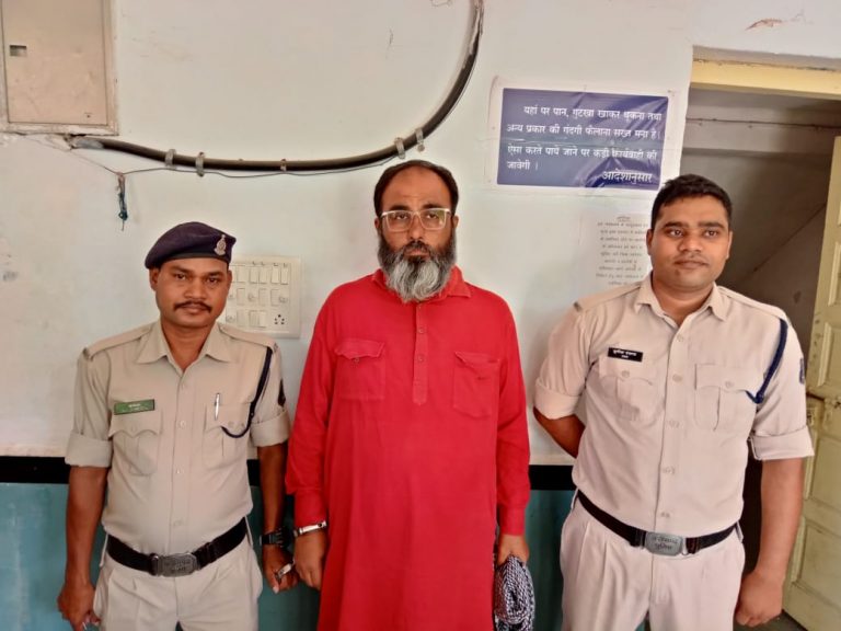 आदतन अपराधी गुंडा बदमाश जमीन धोखाधड़ी करने वाले अकबर खान को बिलासपुर पुलिस ने जेल से प्रोडक्शन वारंट पर एक बार फिर किया गिरफ्तार…