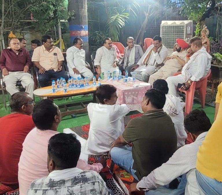 अमर, लहरिया, देवेंद्र यादव, अर्जुन, बैजनाथ,,भाटिया परिवार, सहित हजारों लोग पहुंचे त्रिलोक श्रीवास निवास… अमर, लहरिया, देवेंद्र यादव, अर्जुन, बैजनाथ,,भाटिया परिवार, सहित हजारों लोग पहुंचे त्रिलोक श्रीवास निवास…
