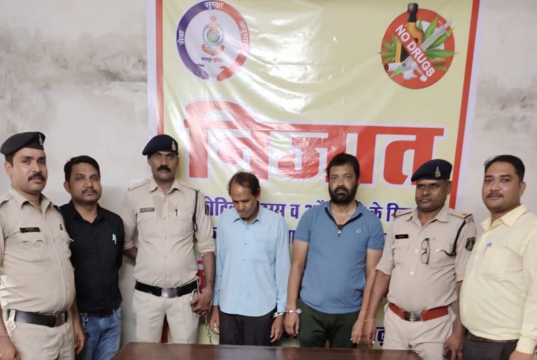 लाखों रूपये गबन करने वाले जिला सहकारी केन्द्रीय बैंक मर्यादित रायपुर के 2 बैंक अधिकारी गिरफ्तार..