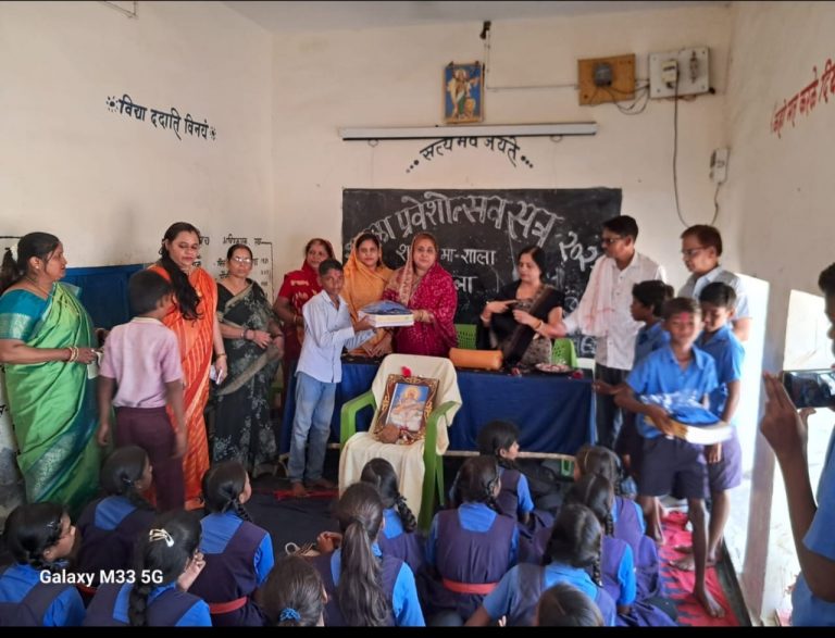 शास. पूर्व मा.शा. रमतला में तिलक लगाकर- मिठाई खिलाकर बच्चों का प्रवेश उत्सव कराया गया, स्मृति त्रिलोक श्रीवास रही मुख्य अतिथि,,, शास. पूर्व मा.शा. रमतला में तिलक लगाकर- मिठाई खिलाकर बच्चों का प्रवेश उत्सव कराया गया, स्मृति त्रिलोक श्रीवास रही मुख्य अतिथि,,,