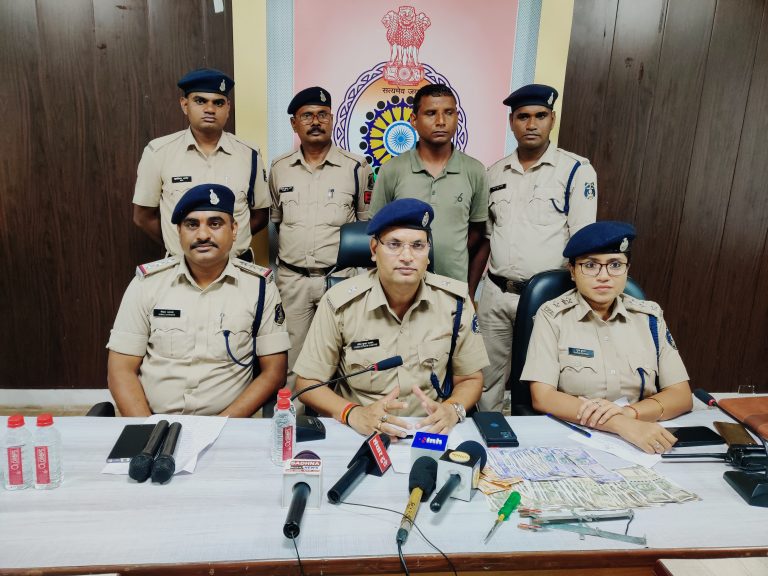 तारबाहर पुलिस द्वारा एटीएम में पट्टी फसाकर पैसा चोरी करने वाले आरोपी को किया गया गिरफ्तार…