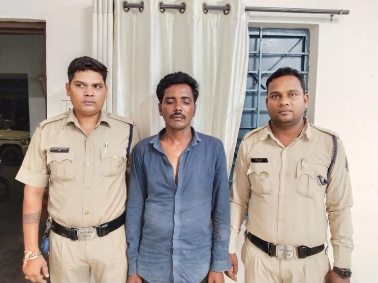 मकान का ताला तोड़कर चोरी करने वाले चोर को तखतपुर पुलिस ने चंद घंटो में किया गिरफ्तार…