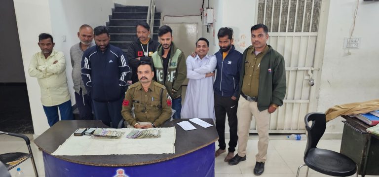 सार्वजनिक जगह में ताश खेलते सात जुआरियों को गिरफ्तार कर नगदी रकम 16,100 रूपये जप्त…