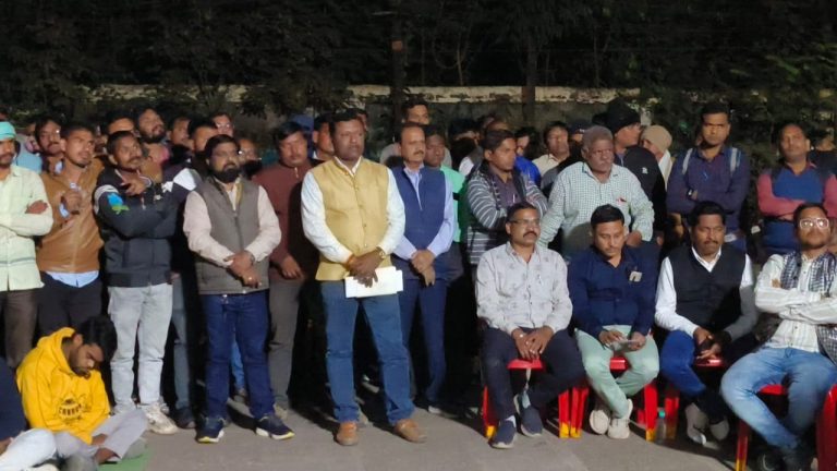 छत्तीसगढ़ बिजली कर्मचारी महासंघ ने किया जोरदार विरोध प्रदर्शन..मांग पूरी न होने पर महाधरना की दी चेतावनी… छत्तीसगढ़ बिजली कर्मचारी महासंघ ने किया जोरदार विरोध प्रदर्शन..मांग पूरी न होने पर महाधरना की दी चेतावनी…
