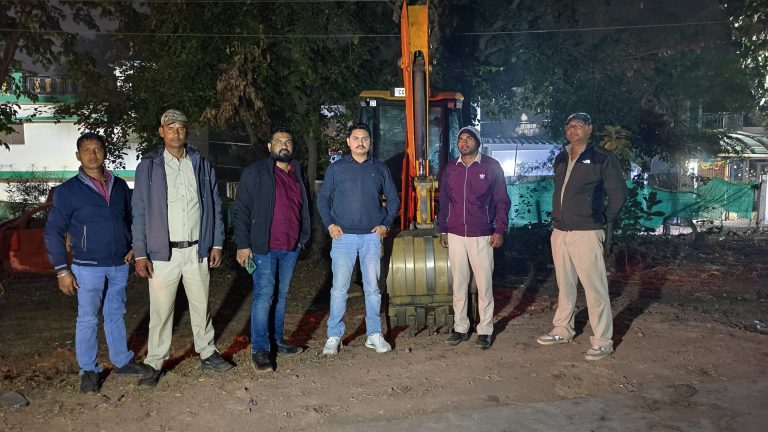 खनिजों के अवैध उत्खनन एवं परिवहन पर जेसीबी मशीन सहित 4 हाईवा एवं 5 ट्रैक्टर जब्त… खनिजों के अवैध उत्खनन एवं परिवहन पर जेसीबी मशीन सहित 4 हाईवा एवं 5 ट्रैक्टर जब्त…
