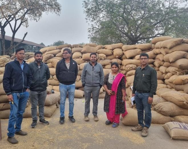 भौतिक सत्यापन में 5 खरीदी केन्द्रों में 52.84 लाख की गड़बड़ी, 1704 क्विंटल धान अधिक मिला, धान जब्त, प्रकरण दर्ज… भौतिक सत्यापन में 5 खरीदी केन्द्रों में 52.84 लाख की गड़बड़ी, 1704 क्विंटल धान अधिक मिला, धान जब्त, प्रकरण दर्ज…