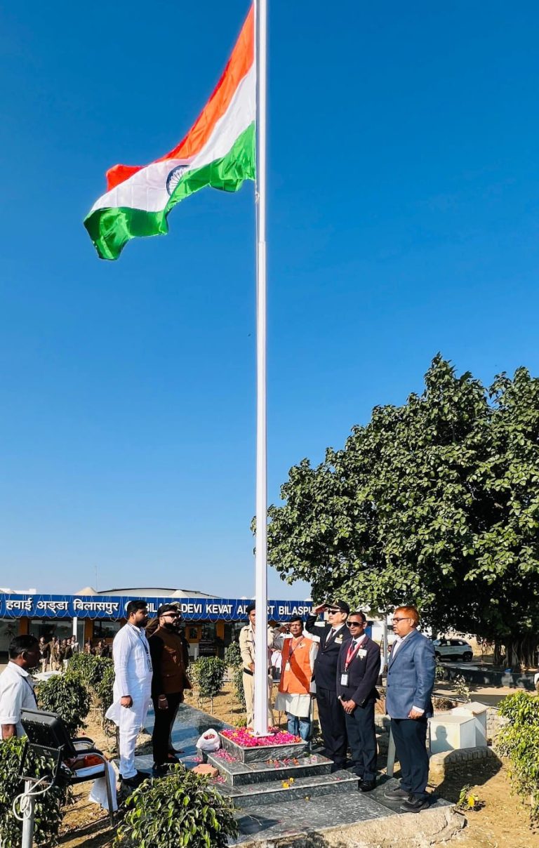 76 वें गणतंत्र दिवस पर वित्त मंत्री श्री ओपी चौधरी ने फहराया तिरंगा पुलिस परेड ग्राउंड में गरिमामय समारोह का आयोजन…. 76 वें गणतंत्र दिवस पर वित्त मंत्री श्री ओपी चौधरी ने फहराया तिरंगा पुलिस परेड ग्राउंड में गरिमामय समारोह का आयोजन….