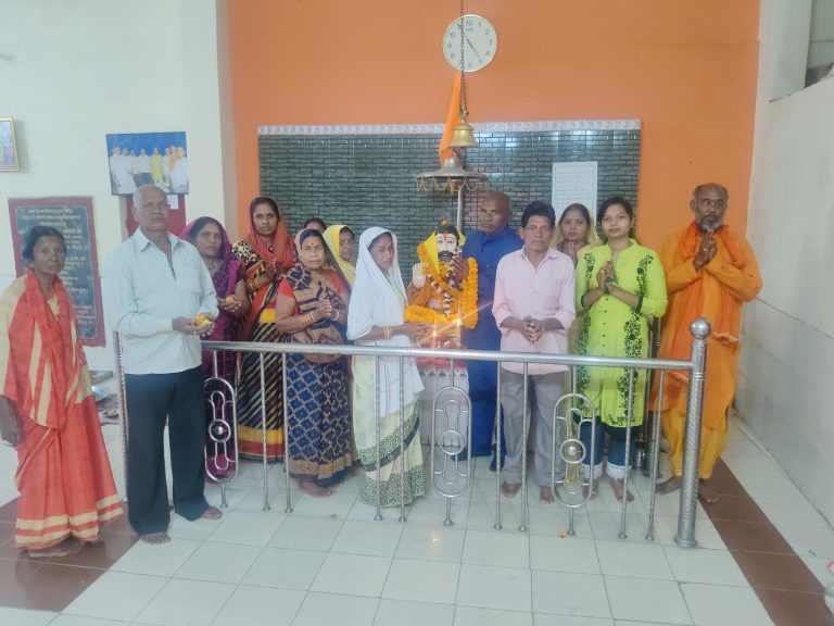 रविदास मंदिर तालापारा प्रांगण में संत शिरोमणि रविदास जी की “648” वी जयंती समाज के समस्त लोग उपस्थिति होकर हर्ष उल्लास के साथ मनाई गई… रविदास मंदिर तालापारा प्रांगण में संत शिरोमणि रविदास जी की “648” वी जयंती समाज के समस्त लोग उपस्थिति होकर हर्ष उल्लास के साथ मनाई गई…