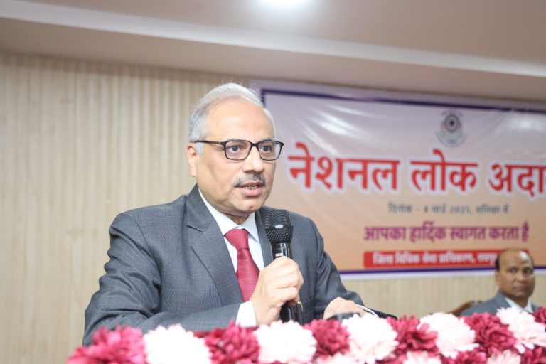 दिनांक : 08/03/2025 माननीय मुख्य न्यायाधिपति श्री न्यायमूर्ति रमेश सिन्हा के द्वारा 08-03-2025 को रायपुर जिला न्यायालय मंे नेशनल लोक अदालत का दीप प्रज्ज्वलन कर किया गया शुभारंभ तथा अन्य जिलों तथा माननीय उच्च न्यायालय में गठित खण्डपीठ का वर्चुअल माध्यम से किया गया निरीक्षण….