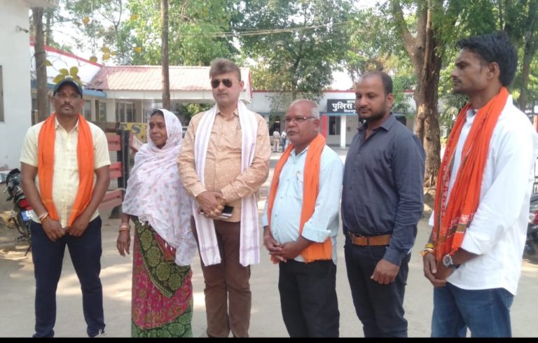 6 माह से गायब बेटी को वापस लाने एसपी से मिले कांग्रेस नेता त्रिलोक चंद्र श्रीवास….