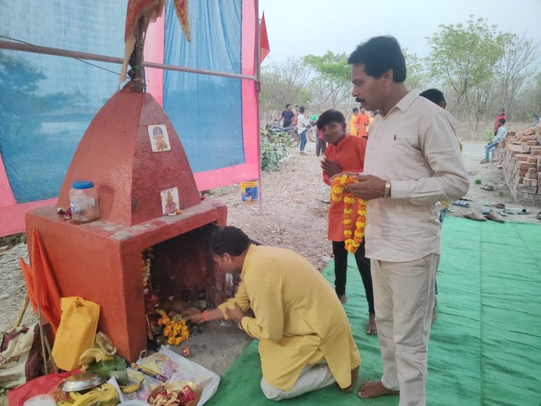 देवरी में हनुमान जन्मोत्सव पर पहुंचे भाजपा अजा मोर्चा जिलाध्यक्ष सूर्या, आस्था प्रकट कर ग्रामीणों से किया संवाद