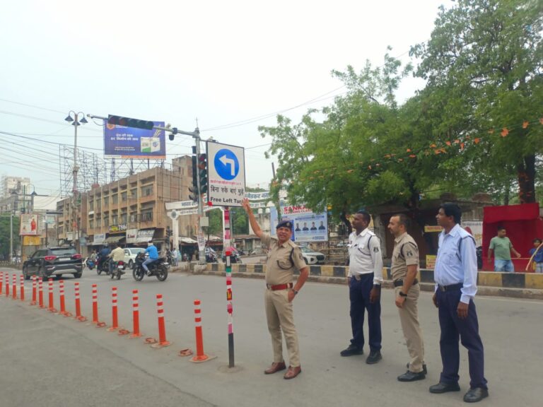 लेफ्ट से लेफ्ट फ्री मोड़ पर वाहन खड़ी करने पर यातायात नियमों के उल्लघन के तहत 300 रु. की जाएगी जुर्माना…